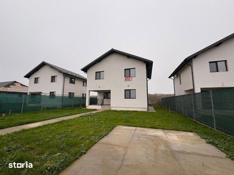 Casă cu 4 camere cu Teren 350 Mp în Balotești