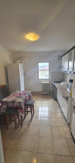 Apartament cu 3 camere decomandat în Gară
