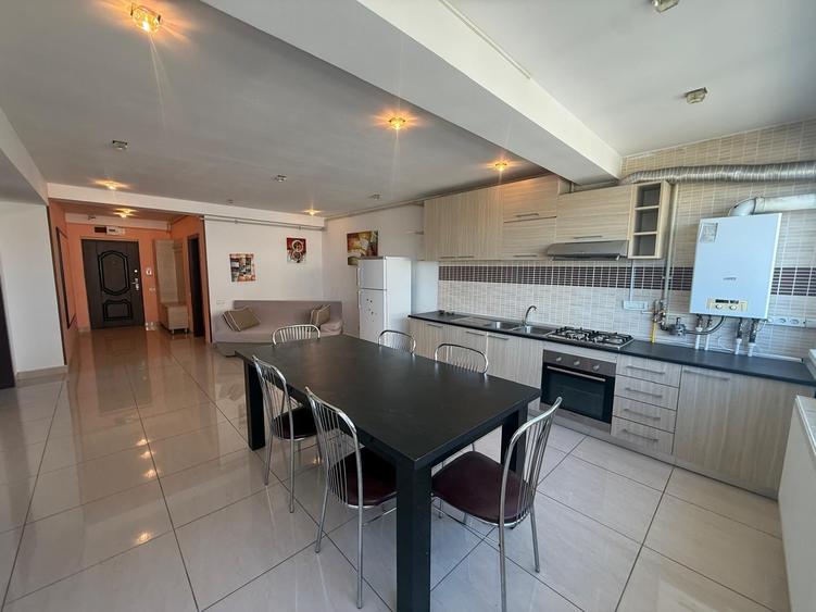 Apartament cu 3 camere decomandat în Tomis Nord