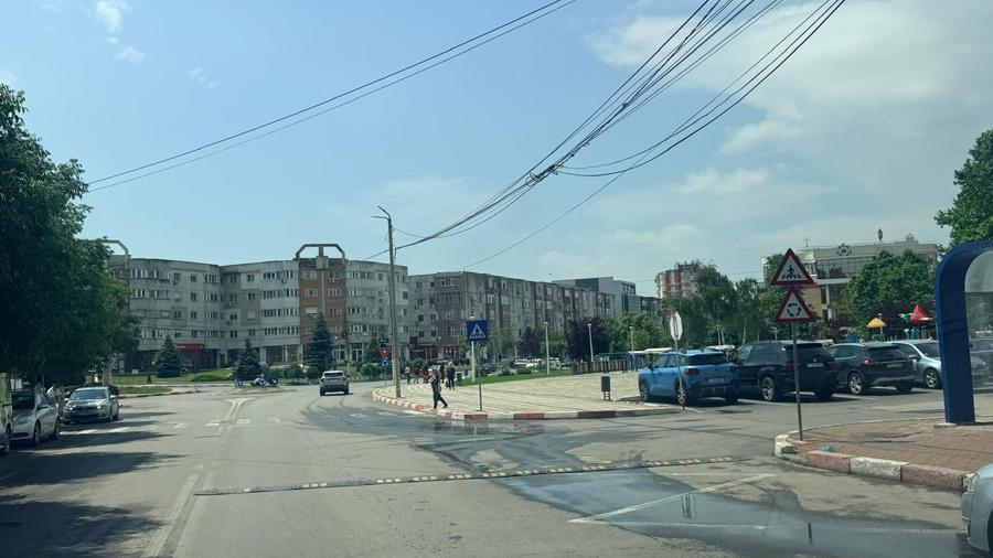Apartament cu 2 camere semidecomandat în Est