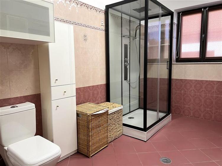 Apartament cu 3 camere semidecomandat, mobilat în Herăstrău