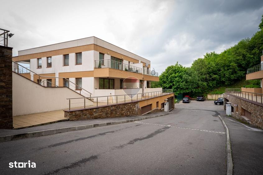 Apartament cu 2 camere decomandat în Schei