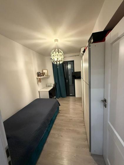 Apartament cu 3 camere decomandat în Românești