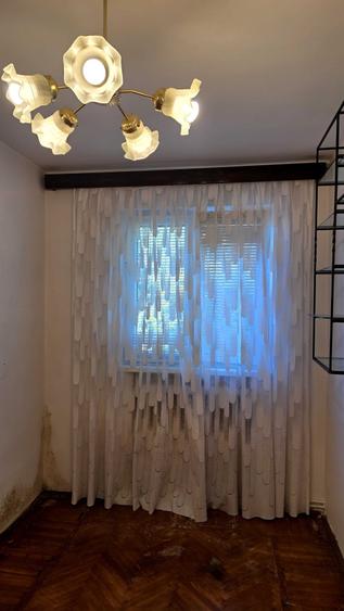 Apartament cu 3 camere semidecomandat în Tudor