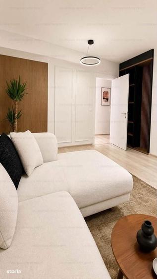 Apartament cu 3 camere decomandat în Tractorul