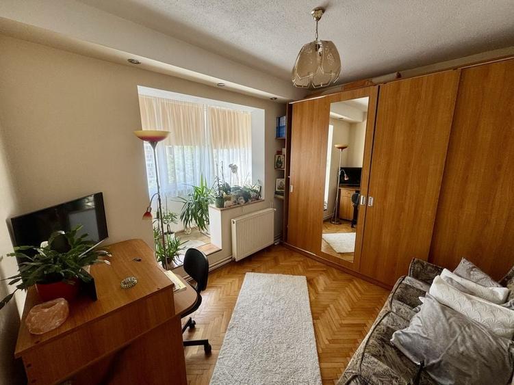 Apartament cu 3 camere în Unirii