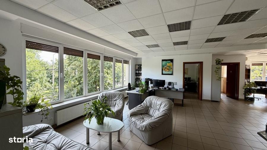 Apartament cu 4 camere în Barbu Văcărescu