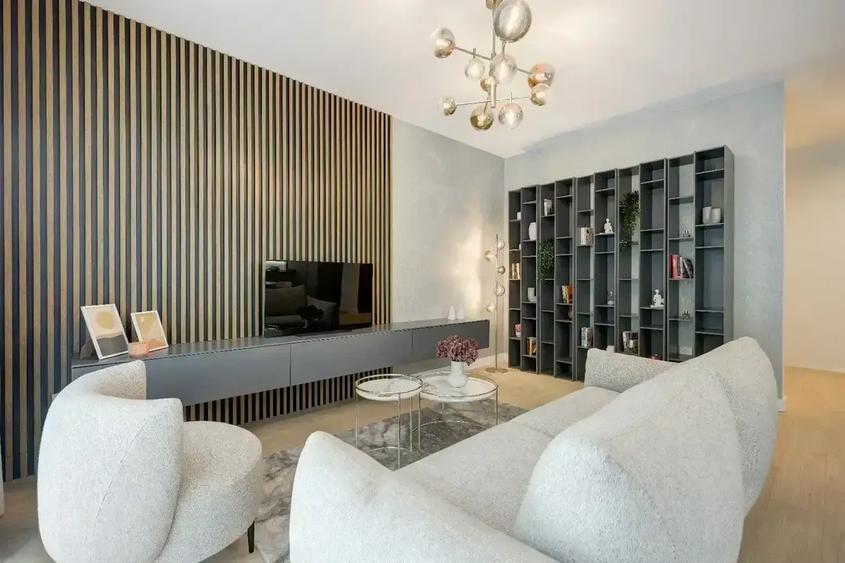 Apartament cu 3 camere decomandat în Central