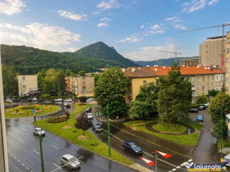 Apartament cu 3 camere decomandat în Centrul Civic