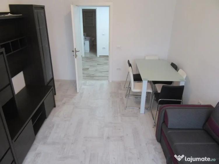 Apartament cu 3 camere decomandat în Nord