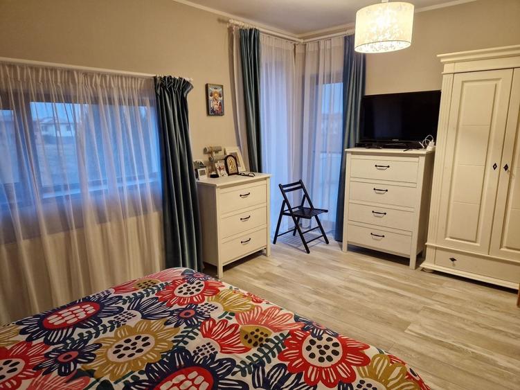 Duplex cu 4 camere cu Canalizare în Dumbrăvița