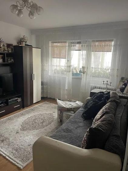 Apartament cu 2 camere semidecomandat, mobilat în Păcurari