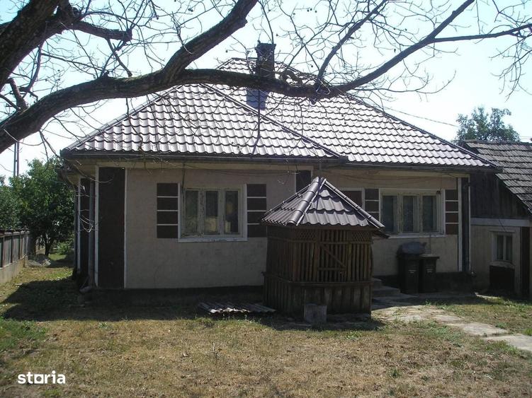 Casă cu 4 camere în Asuaju de Sus