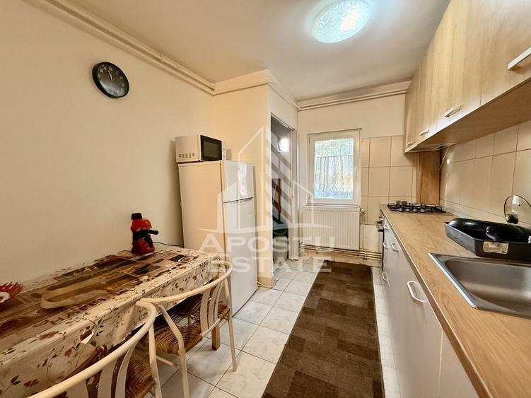 Apartament cu 2 camere semidecomandat, mobilat în Complex Studențesc