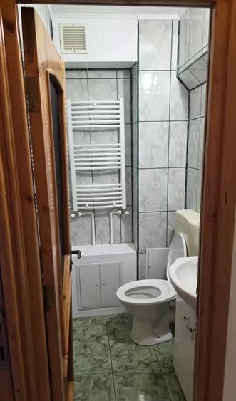 Apartament cu 4 camere decomandat, mobilat în Casa de Cultură