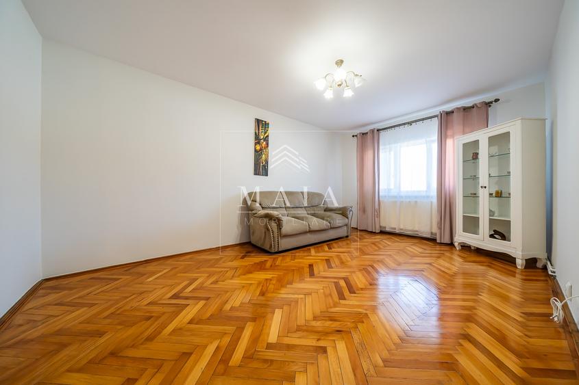 Apartament cu 3 camere decomandat în Central