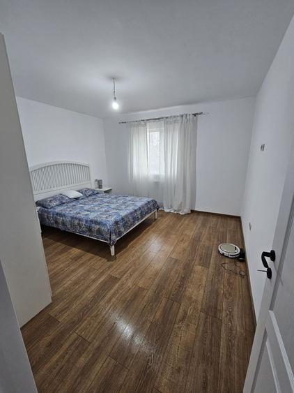 Casă cu 4 camere în Exterior Vest