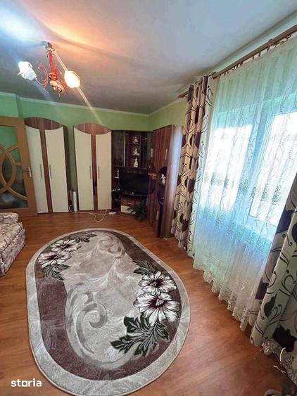 De vanzare apartament cu 3 camere, 3 balcoane, etajul 3 - 1