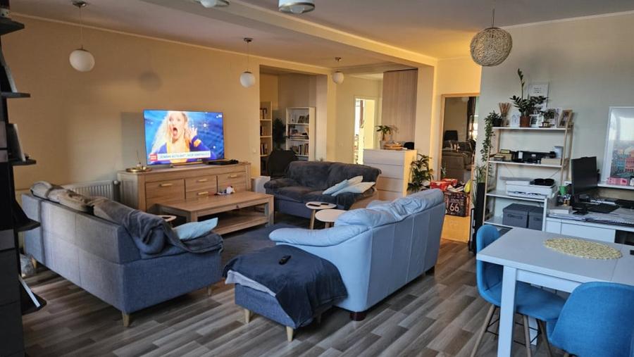 Apartament cu 3 camere semidecomandat în Florești — fotografia 1