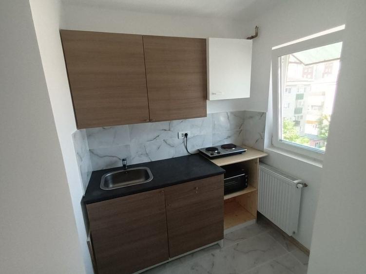 Garsonieră decomandată în Central