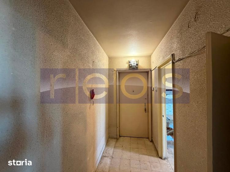 Apartament cu 3 camere decomandat în Tei
