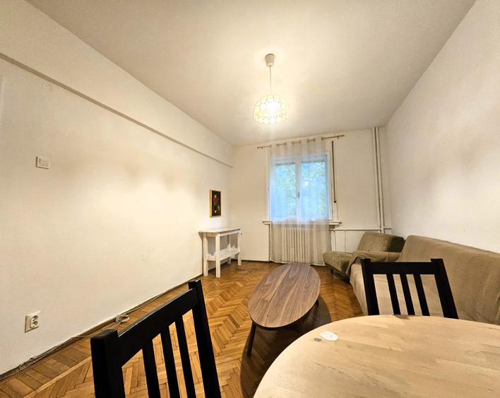 Apartament cu 2 camere decomandat în Capitale