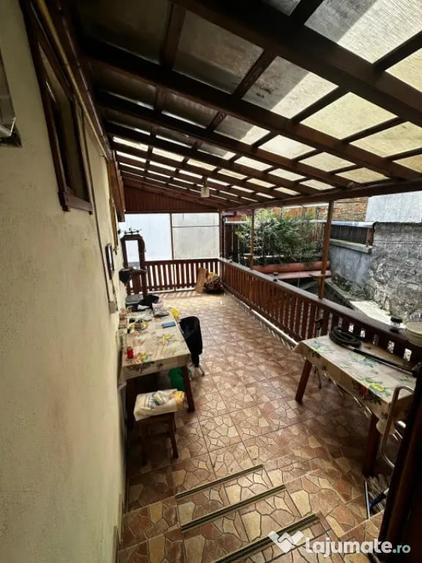 Apartament cu 3 camere decomandat în Calea București