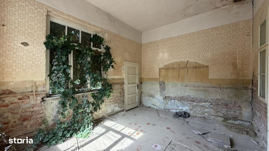 Casă cu 4 camere în Central