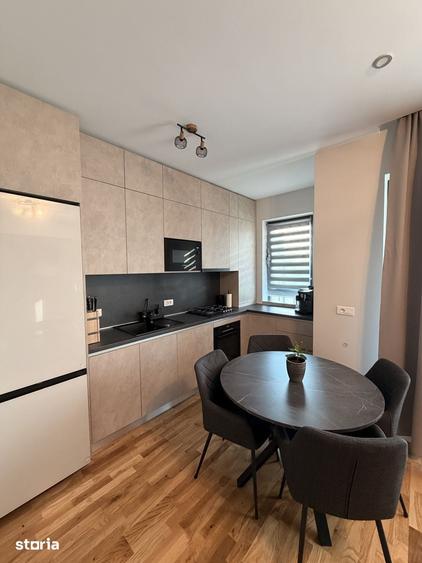 Apartament cu 3 camere în Dămăroaia
