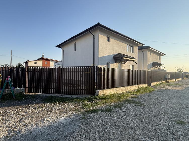 Casă individuală cu 5 camere cu Canalizare în Ciorogârla