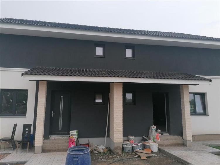 Duplex cu 3 camere cu Teren 300 Mp în Exterior Nord