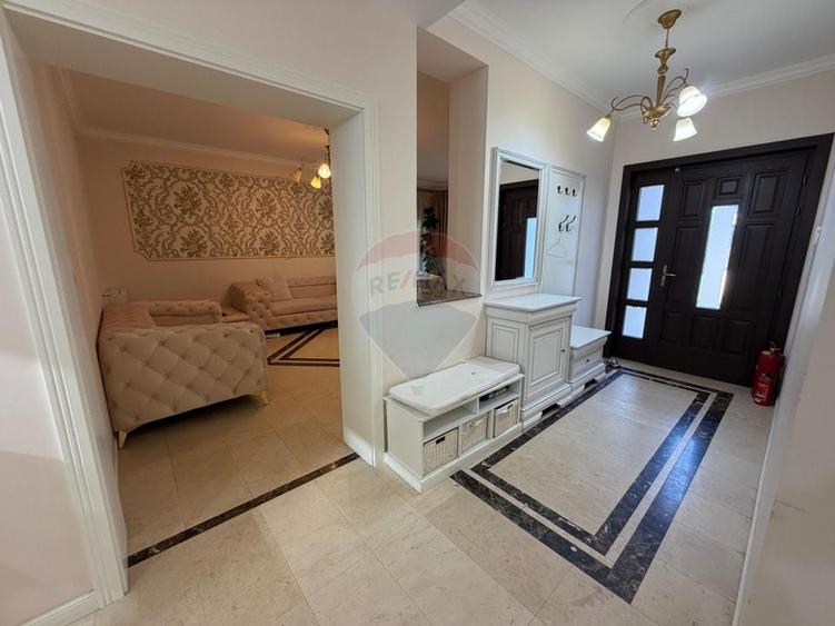 Casă cu 5 camere cu Teren 500 Mp în Mogoșoaia