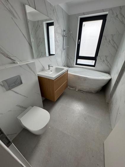 Casă individuală cu 5 camere cu Canalizare în Central