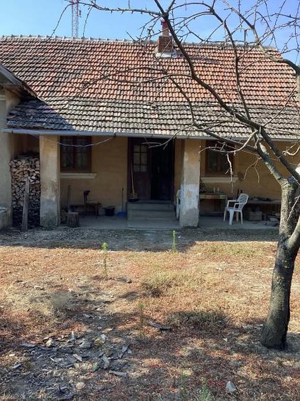 Casă individuală cu 4 camere cu Teren 1700 Mp în Vânători