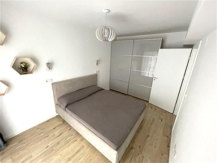 Apartament cu 2 camere semidecomandat, mobilat în Floreasca