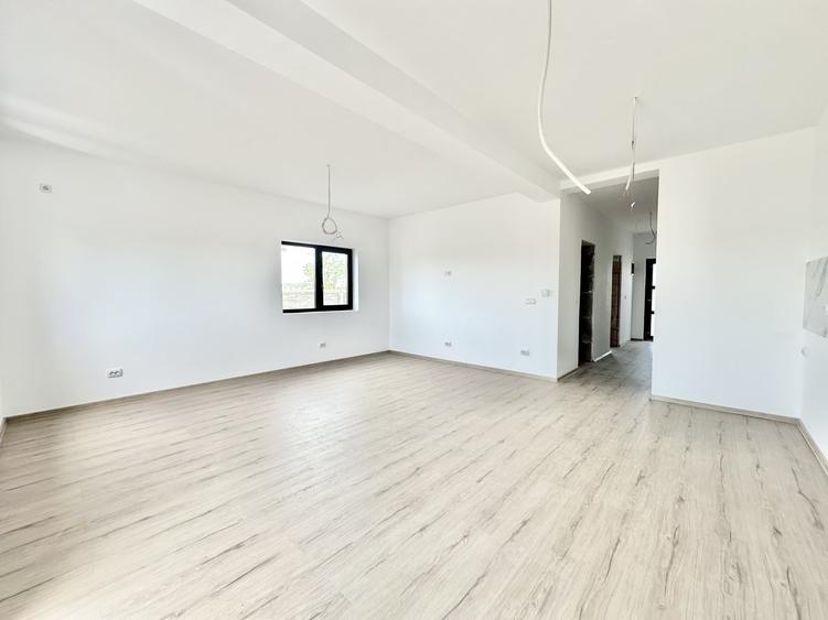 Duplex cu 4 camere cu Canalizare în Moșnița Veche