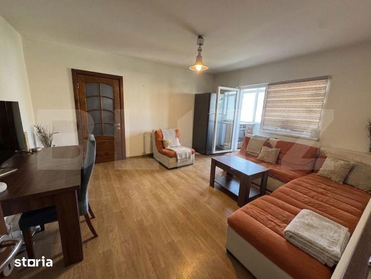 Apartament cu 3 camere semidecomandat în Rovine