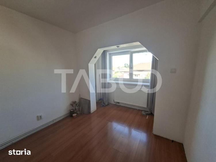 Apartament cu 2 camere decomandat în Ștrand