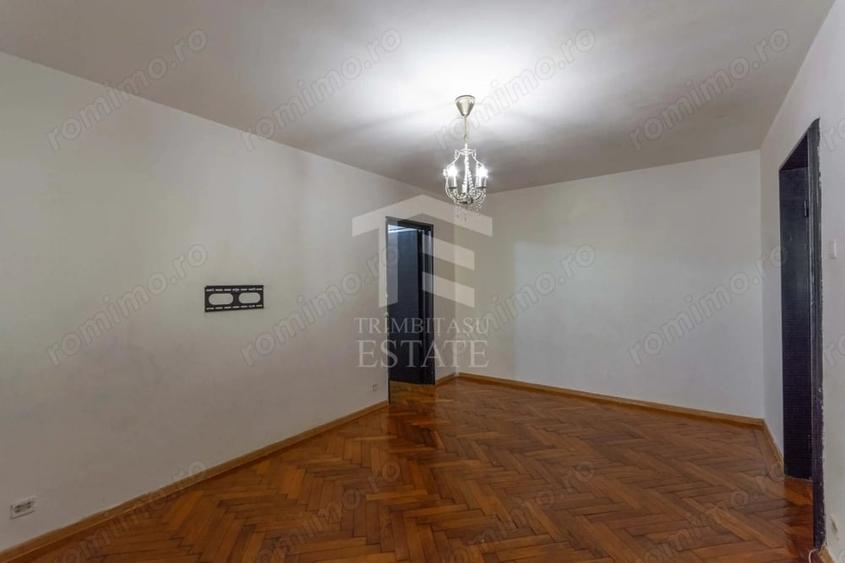 Apartament cu 3 camere semidecomandat în Mihai Bravu