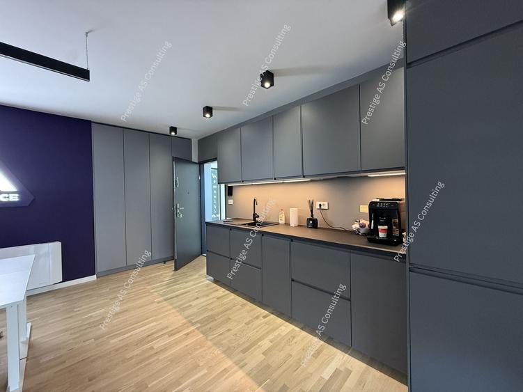 Apartament cu 3 camere semidecomandat, mobilat în Aradului