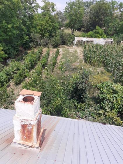 Casă cu 5 camere cu Teren 5165 Mp în Beștepe