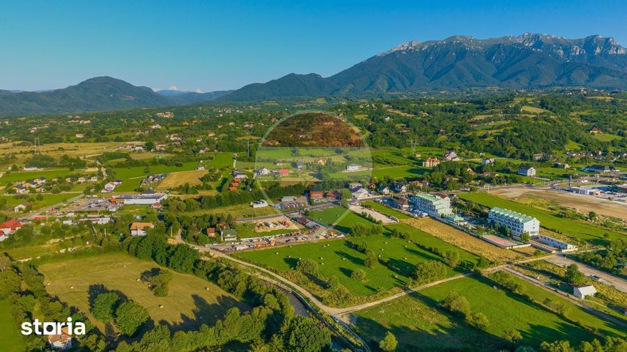 Teren de 7660 mp, în Central