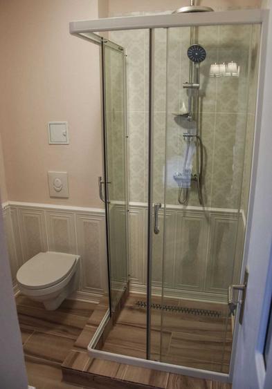 Apartament cu 3 camere decomandat în Exterior Vest