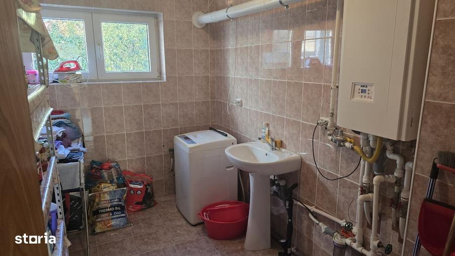 Casă cu 4 camere cu Teren 1159 Mp în Ceangăi