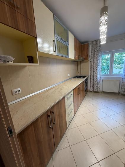Apartament cu 3 camere decomandat, mobilat în Parcul Circului