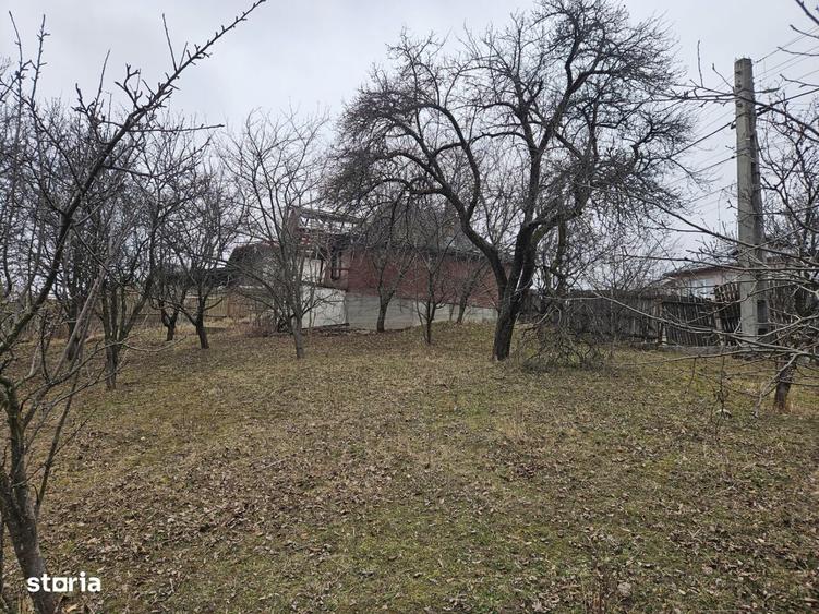 Casă cu 4 camere în Ghioșești