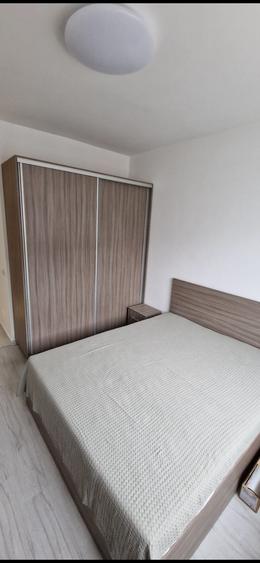Garsonieră în Roșu