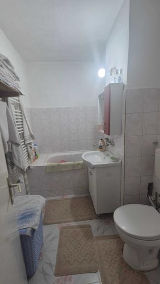 Apartament cu 2 camere semidecomandat în CET