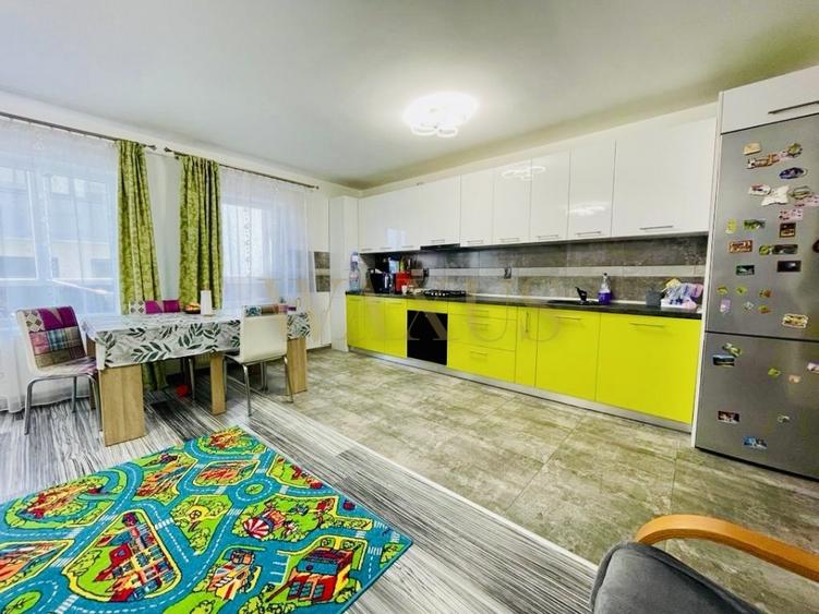 Apartament cu 3 camere decomandat, mobilat în Florești