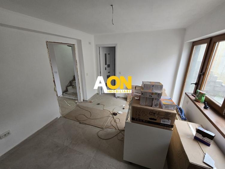 Duplex cu 3 camere cu Canalizare în Cetate